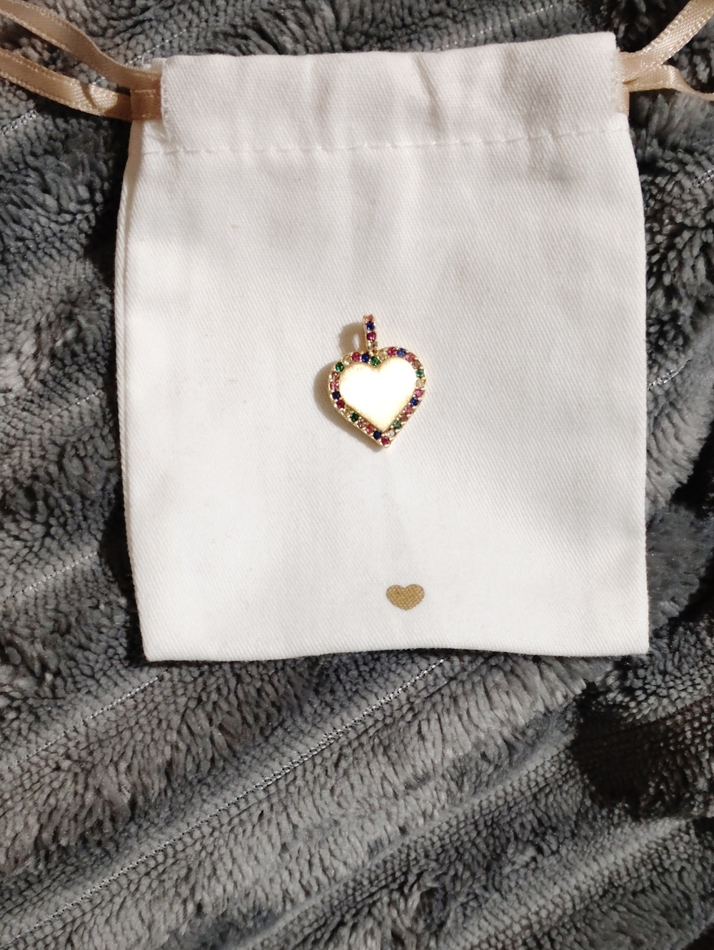 kate spade Gold Heart Pendant with Multicolor Stones & Bag